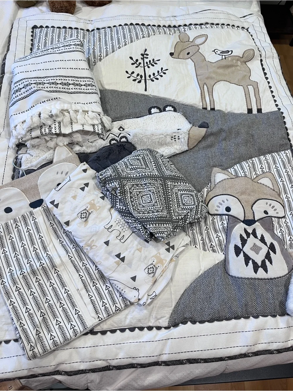 Levtex Bailey Woodland Animal nursery Crib Set with Mobile and Lamp